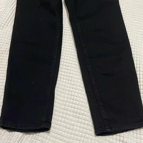 NWT- Old Navy Maternity - 2 short. OG Straight - Picture 5 of 9